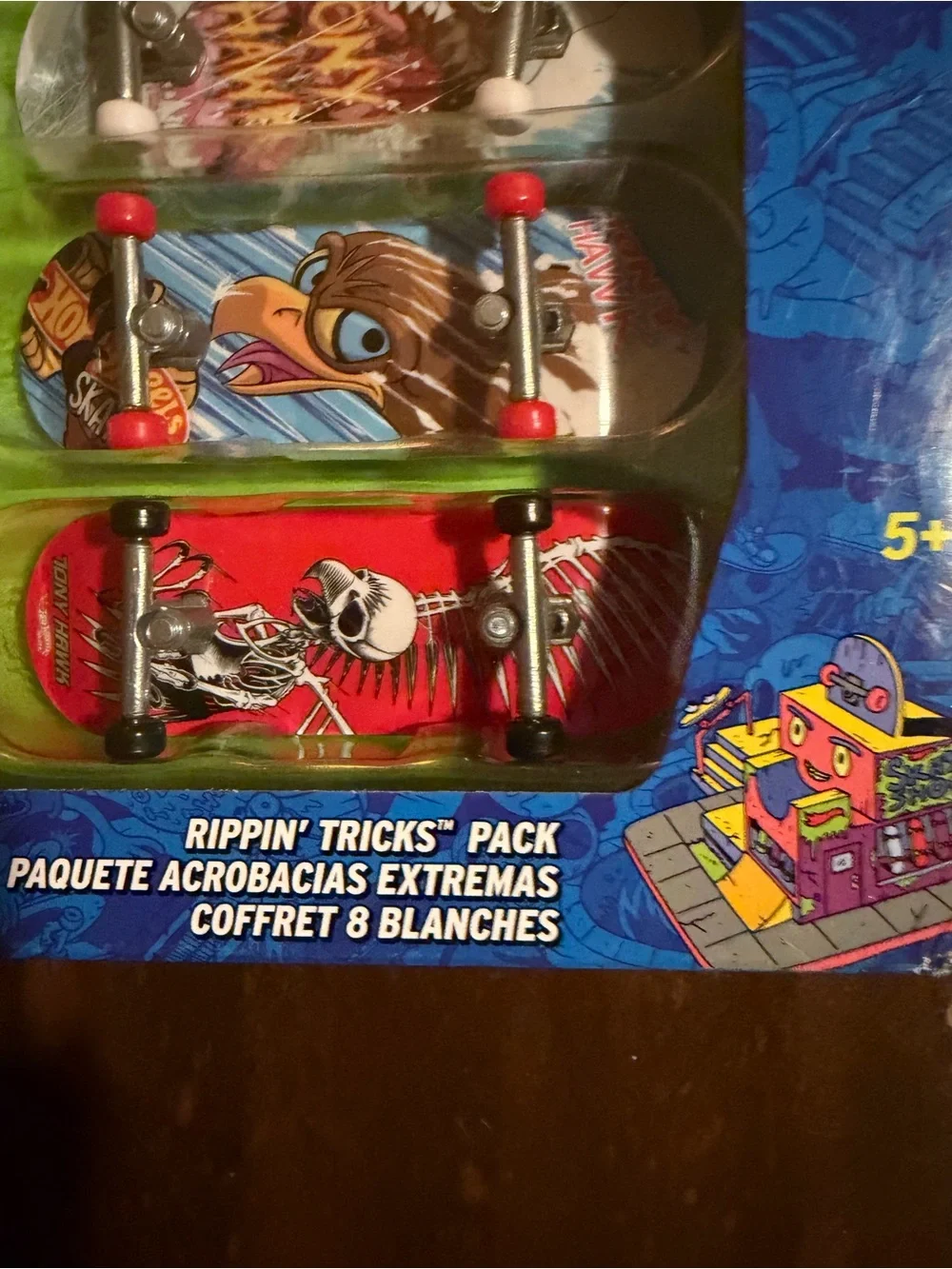 Tony Hawk (8) Fingerboard Set - By Hot Wheels - Skate Rippin’ Tricks